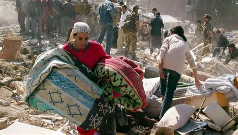 زلزال يضرب الجزائر وسكان بجاية يفرون للشوارع