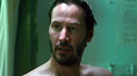 OMG He s N kεd Keanu Reeves Bares All in Henry s Crime with a Bushy