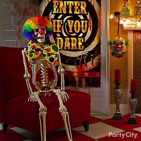 9 creepy carnival decorating ideas that don t clown around creepy carnival halloween circus
