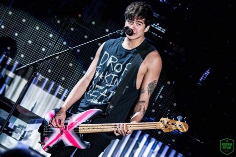 Calum Hood Wallpapers Wallpaper Cave