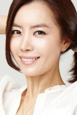 She is an actress, known for inhyeongsa (2004), jongryeonamu sup (2005) and pon (2002). Ázsia Ékkövei - Kim Yoo Mi