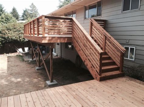 The smaller vertical support posts are cut in an. Simple Horizontal Deck Balusters Ideas and Photos in 2020 (With images) | Horizontal deck ...