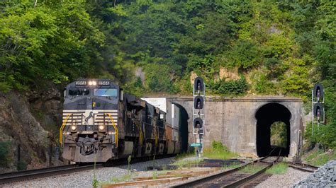 Ns 9544 Ge C44 9w 217 Montgomery Tunnel A Trio Of Ge W Flickr