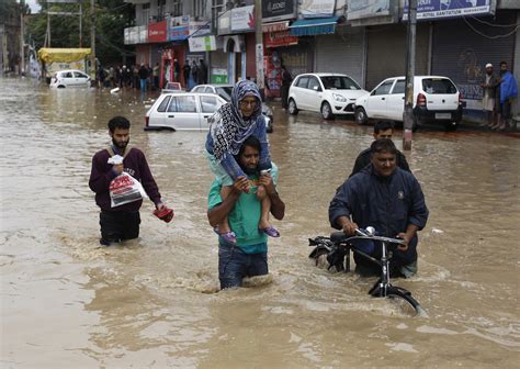 Death Toll Rises In Kashmir Flooding Modi Offers Aid And Compensation