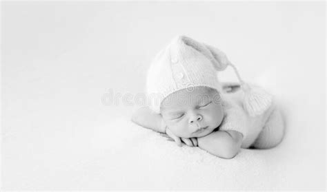 Newborn Baby Sleeping Stock Image Image Of Girl Laughing 170213467
