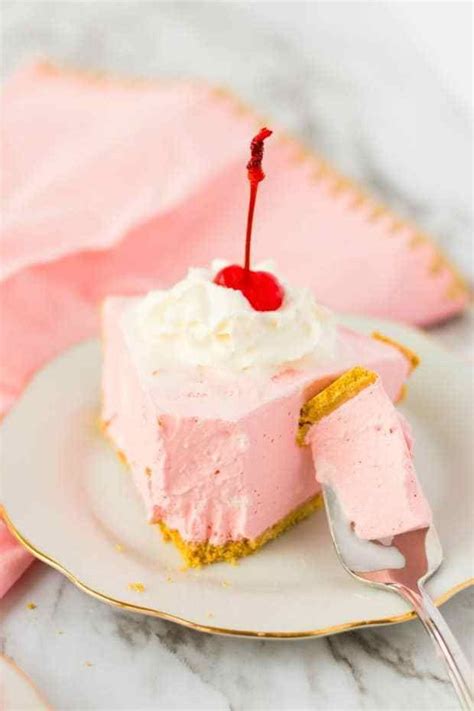 Slice Of Strawberry Jello Pie With One Bite On Fork Dolci Gustosi Dolci Gustoso