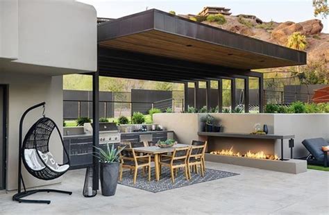 Outdoor kitchens is a leading suppliers of premium outdoor living products. Modern Outdoor Kitchen in 2020 | Modern outdoor kitchen, Luxury outdoor kitchen, Concrete ...