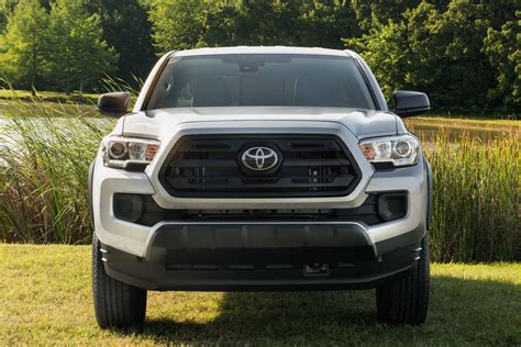2020 Toyota Tacoma Set To Show Its New Face Carbuzz