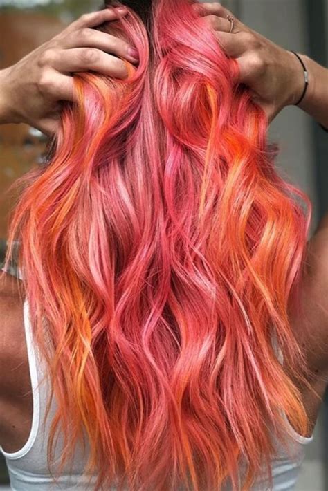 How To Try Pink Hair The Color Trend That Never Goes Out Of Style Coral Hair Peach Hair