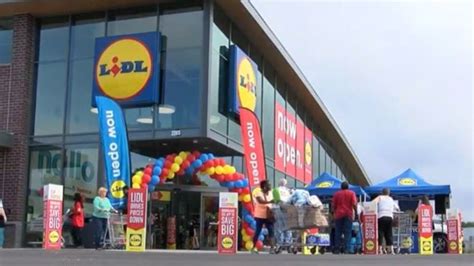 Hundreds Show Up For Grand Opening Of New German Grocery Store In