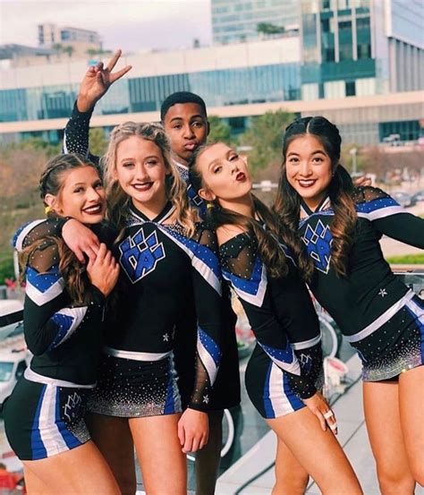 Pin By Ⓓⓐⓢⓘⓐ Ⓐⓡⓜⓞⓝⓘ On My Heart Beats In Eight Counts Cheer Athletics