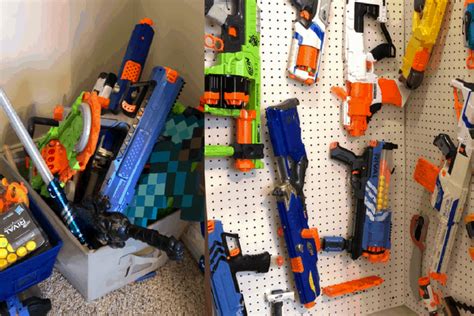 With the right storage method, you can keep your nerf guns and darts out of sight until you're ready to play with them. Make Your Own Easy DIY Nerf Gun Wall