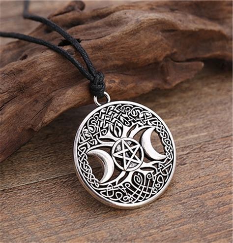 Triple Moon Goddess Pentagram Pendant Necklace Pagan Wiccan Uk