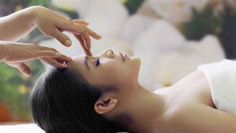 Lets Relax Spa Massage Thư Giãn Gói Cơ Bản Gi﻿á Rẻ