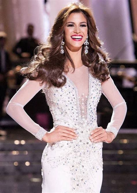 miss venezuela en su presentacion den traje de noche en el miss universo 2015 venezuelan