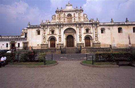 santiago cathedral and cloister in la antigua guatemala pictures travel pictures photography