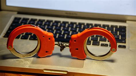 Check spelling or type a new query. Chasse aux sorcières : un informaticien russe arrêté en ...