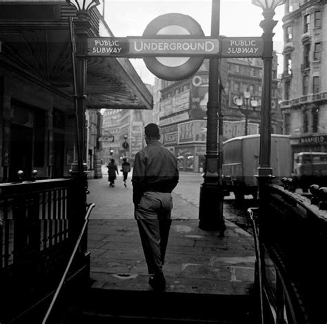 31 Gorgeous Photos Of The London Underground In The 50s And 60s