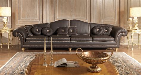Incredible photo gallery of 36 elegant living rooms that are richly furnished and decorated. Luxury sofas in leather: classic style, modern beauty