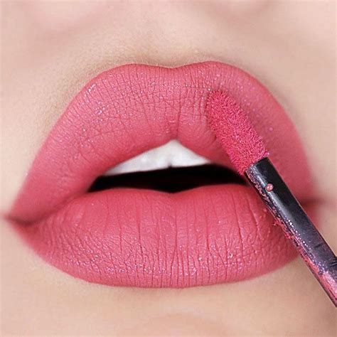 Beautiful Lipstick Makeup Tips To Ensure You Are Looking Fly