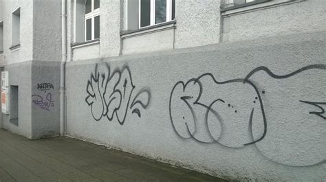 Keine veranstaltungen in diesem monat gefunden! „Weißes Haus" am Westbahnhof von Graffiti befreien - Essen ...