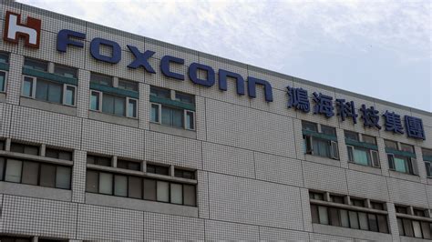 10 Billion Foxconn Plant Sought By Indiana To Be Built In Wisconsin