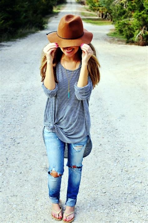 45 Ripped Jeans Outfit Ideas Every Stylish Girl Should Try