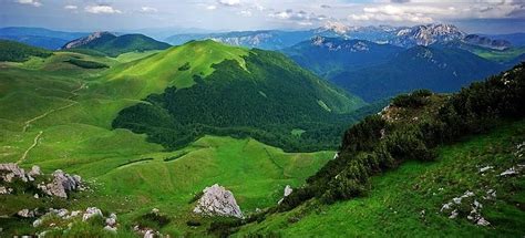Sutjeska national park is the oldest and largest national park in bih. Nacionalni park Sutjeska - Planine, rijeke i jezera