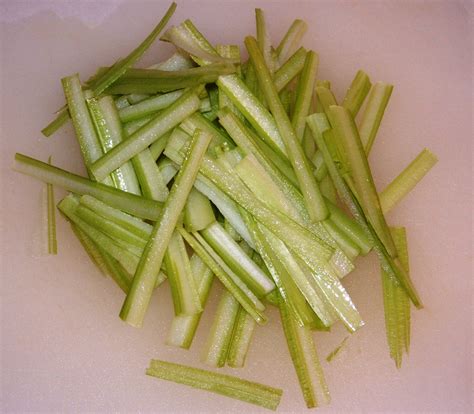 Julienning is a method of food preparation in which the food item is cut into long thin strips. Julienning - Wikipedia