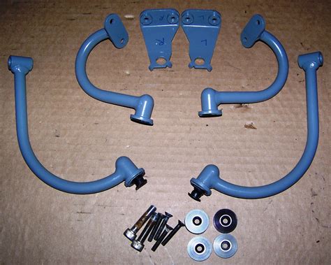 If you do not have power going to the motor begin by checking the fuse. R1150R Windshield Mounting Bracket Set