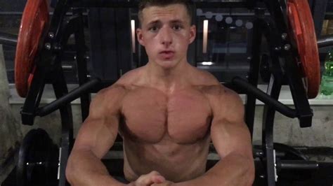 17 Years Old Bodybuilder Chest Workout Brust Trainingstipps