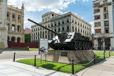 Havana Cuba October 23 2017 Tank In Front Of Revolution Museum In