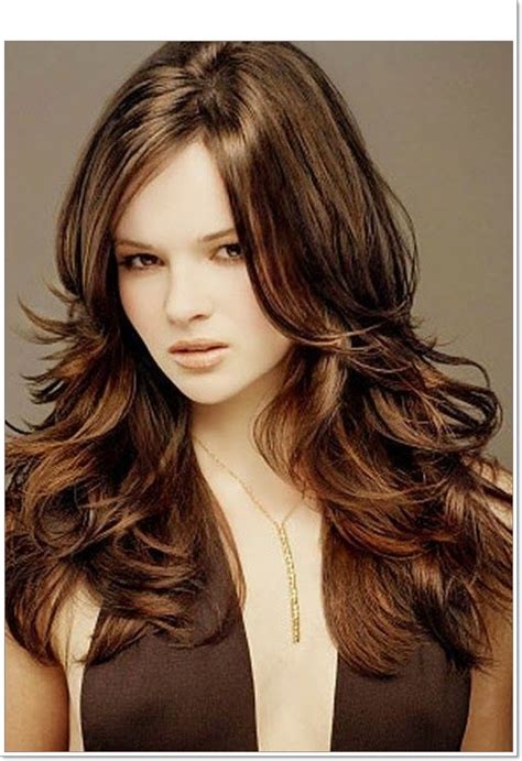Medium Length Layered Hairstyles For Round Faces