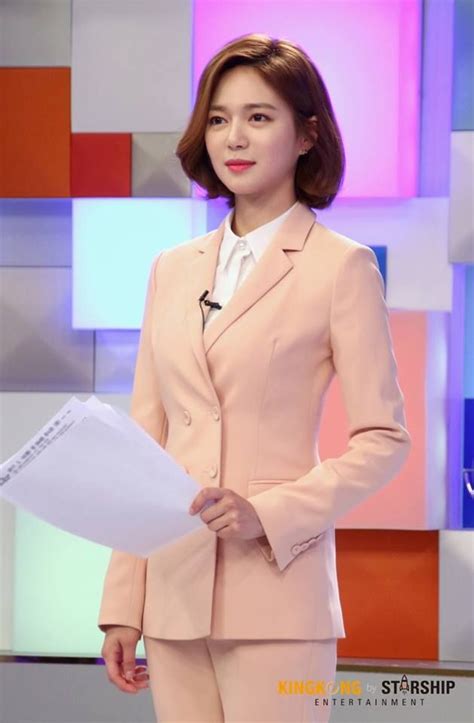 Photos Lee Elijah Is A Sophisticated And Professional Lady In New