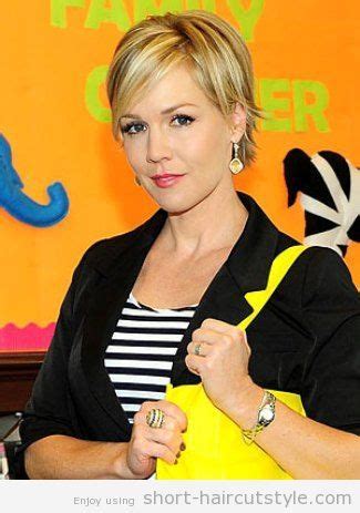 Jennie Garth Pixie Jennie Garth Short Blonde Hairstyle Haaridee N