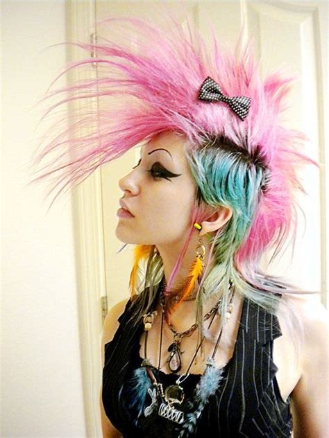 Hollywood christina aguilera half dyed haircut. colourful punk hair | Punk hair, Beautiful hair dye ...