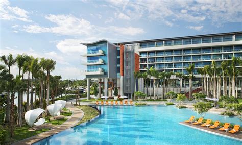 Local tourist attractions such as sentosa golf club, tanjong beach and palawan beach are not far from the hotel. W Singapore - Sentosa Cove - Singapore Party Times