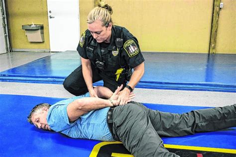 Use Of Force Local Officers Explain How Defensive Tactics Are Taught