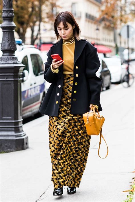 Get Inspired With 20 Glamorous Black And Gold Outfits To Wear This