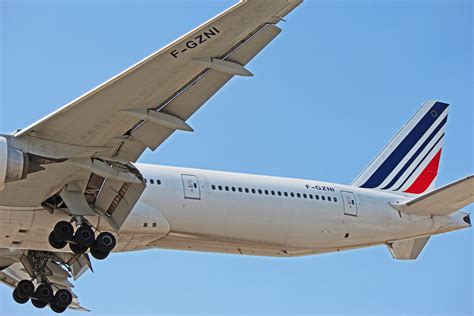 F Gzni Air France Boeing 777 300er At Toronto Pearson International