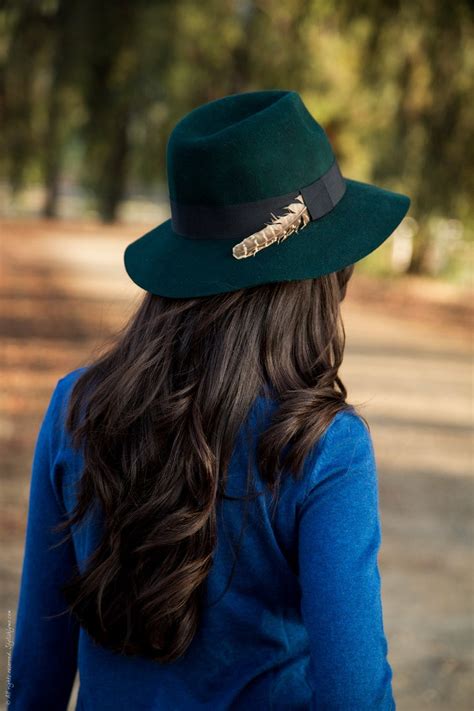 A Stylish Way To Wear A Fedora Hat This Fall And Winter