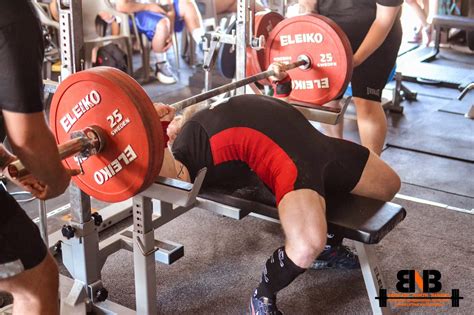 To What Extent Should You Arch Your Back While Bench Pressing Rfitness