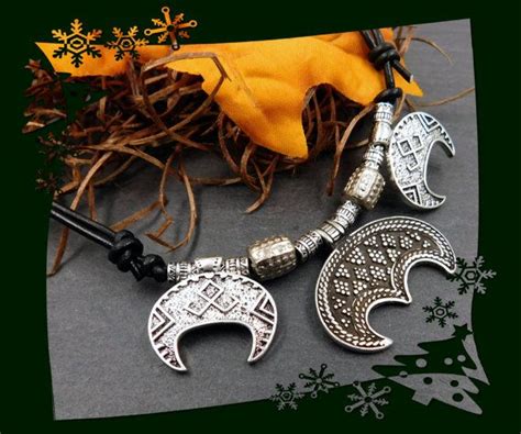 We did not find results for: Wikinger Halskette Lunula Lederband Mittelalter Kette ...