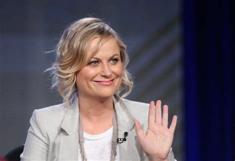 Amy Poehler Watch Comedian Freestyle Rap On Comedy Bang Bang Time
