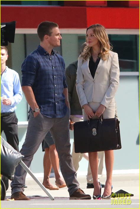 Stephen Amell And Katie Cassidy Gaze Into Each Others Eyes On The Set Of