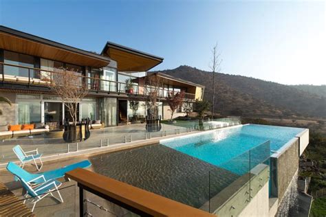 Sculptural Design At Its Spectacular Best Luxurious Mountain Home In