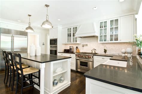 Thertastore.com is the largest online dealer of kitchen cabinets and bathroom vanities! Hamptons Style Kitchen - Beach Style - Kitchen - New York ...