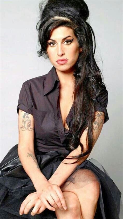 Pin On Amy Winehouse Pictures