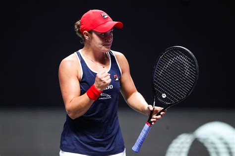 Ash barty has been propelled to world fame after claiming the women's singles trophy at roland garros, but to mob she was already a legend of the game. Phế truất Svitolina, Ashleigh Barty lần đầu đăng quang ở ...