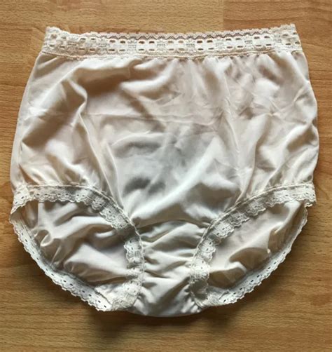 VINTAGE OLGA PANTIES Secret Hug Brief Scoop Nylon Size Ivory Lace Panty PicClick